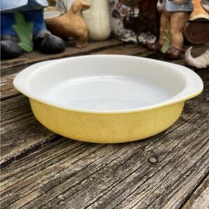 Pyrex Yellow Desert Dawn Brown Speckled Round Cake Pan Dish 221 8" Vintage 50s